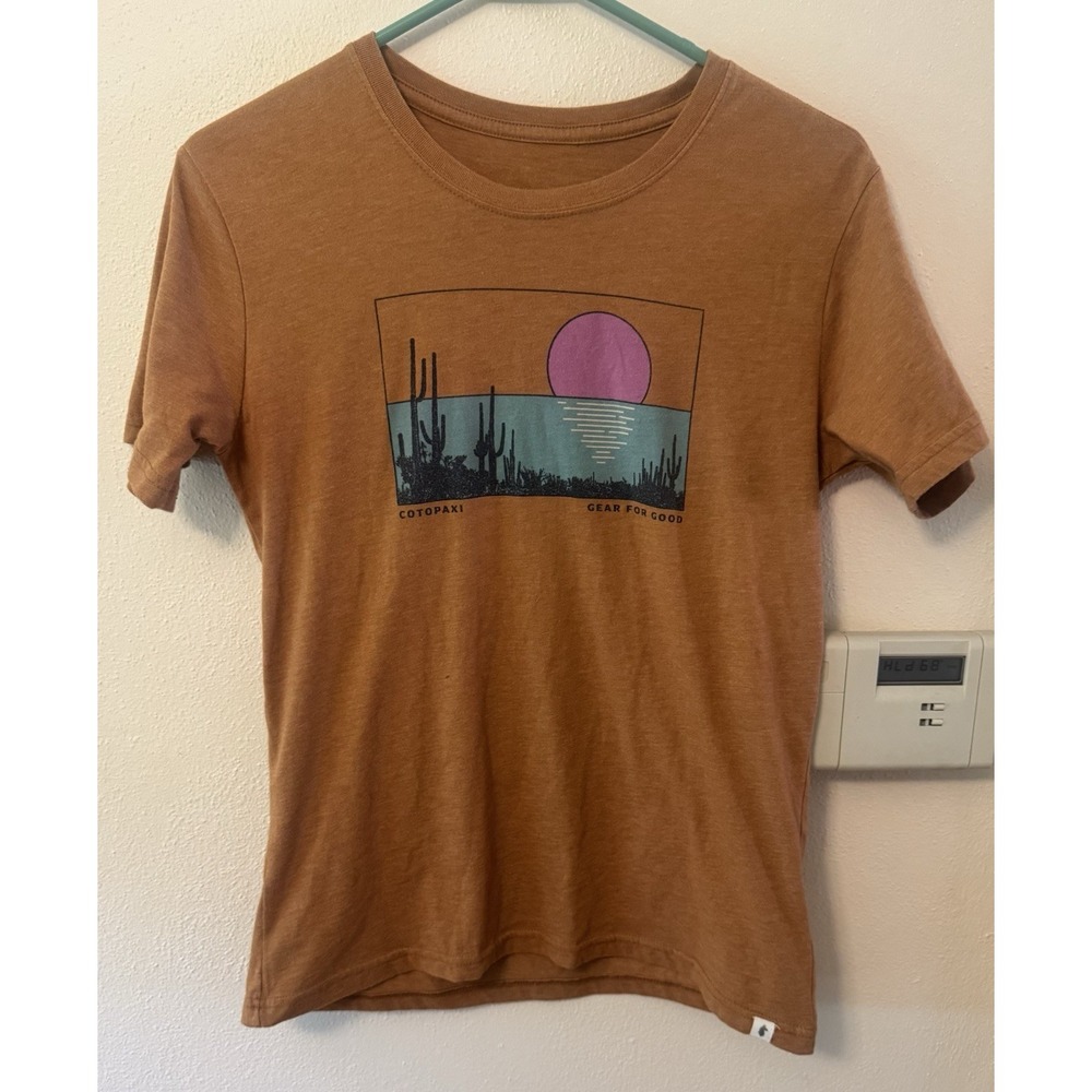 Cotopaxi women's Brown Graphic Print Crew Neck Short Sleeve Cotton T-Shirt M